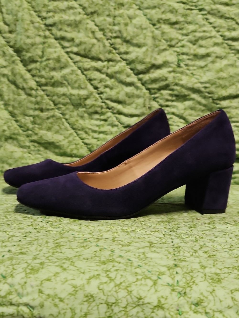 7.5 Naturalizer Navy Suede Block Heel Pumps